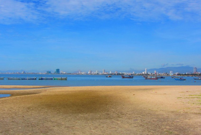 The Best Urban Beaches: Nha Trang or Da Nang?